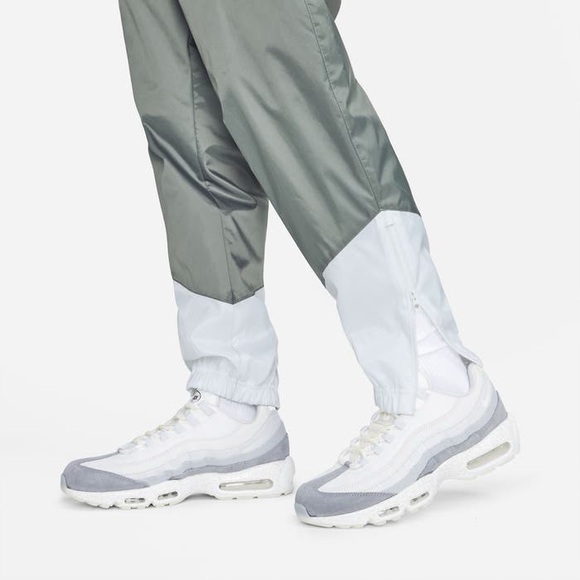 *NWT* Nike Windrunner Woven Lined Pants - Picture 5 of 11